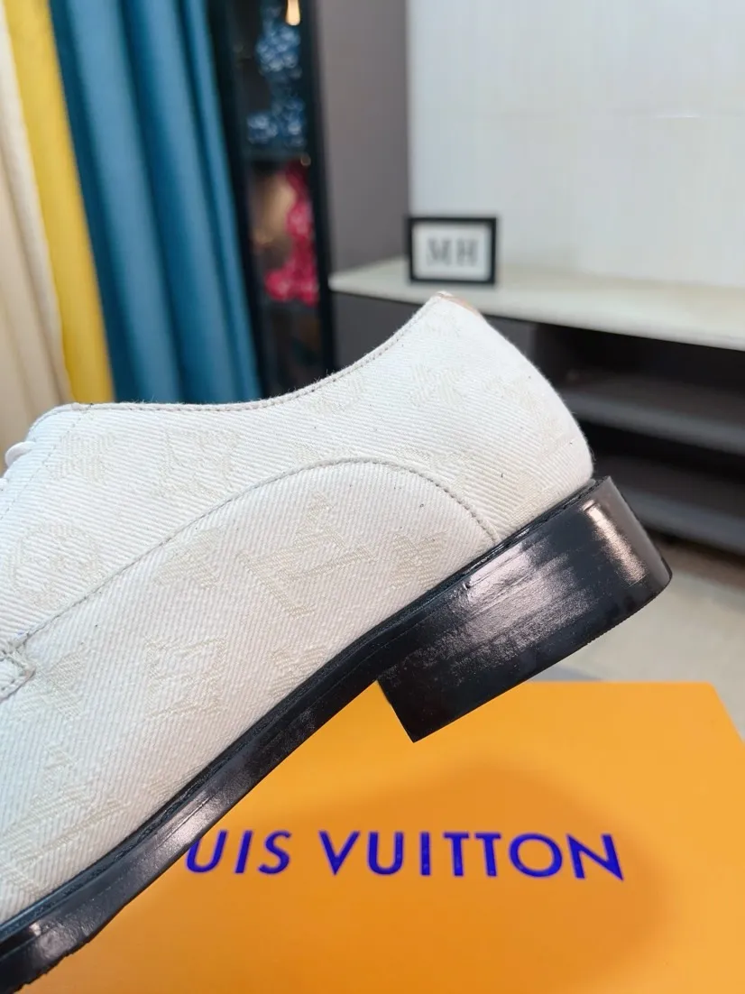Ex-factory price 720🌹🌹High version [LV] Louis Vuitton's popular casual leather shoes🎖Fashionable and elegant🎖🎖Material: Original imported open-edge beaded cowhide, washed cowhide leather lining, original open-molded rubber outsole, high-end and classy, ​​elegant quality, instantly transforming into a handsome man ❤❤Standard\nNumber: 38-44